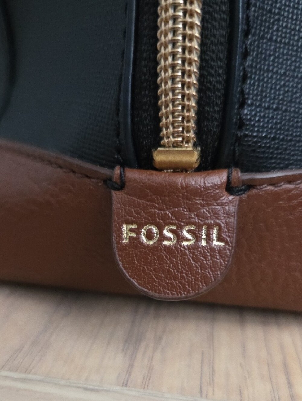 Fossil Two-Tone Black & Brown Syndey Satchel Bag - Classic Carry & Crossbody - Picture 2 of 13